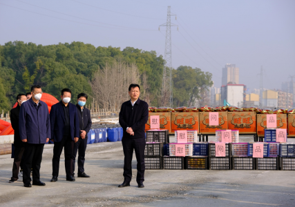 市委常委、副市長肖云走訪慰問丹霞路項目一線工人