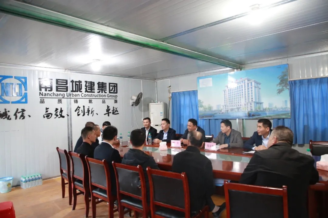 南昌城投集團(tuán)人武部開展傳承軍人精神，做集團(tuán)建設(shè)發(fā)展的“排頭兵”座談會(huì)