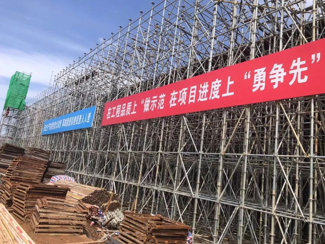 黨委書記、董事長(zhǎng)涂建平赴南外環(huán)高速項(xiàng)目察看疫情防控工作及施工進(jìn)度